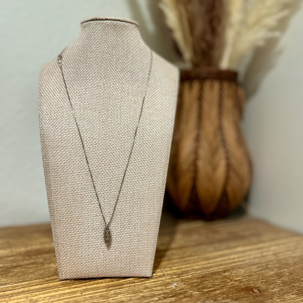 925 Sterling Silver Genuine Diamond Accent Pendant Necklace
